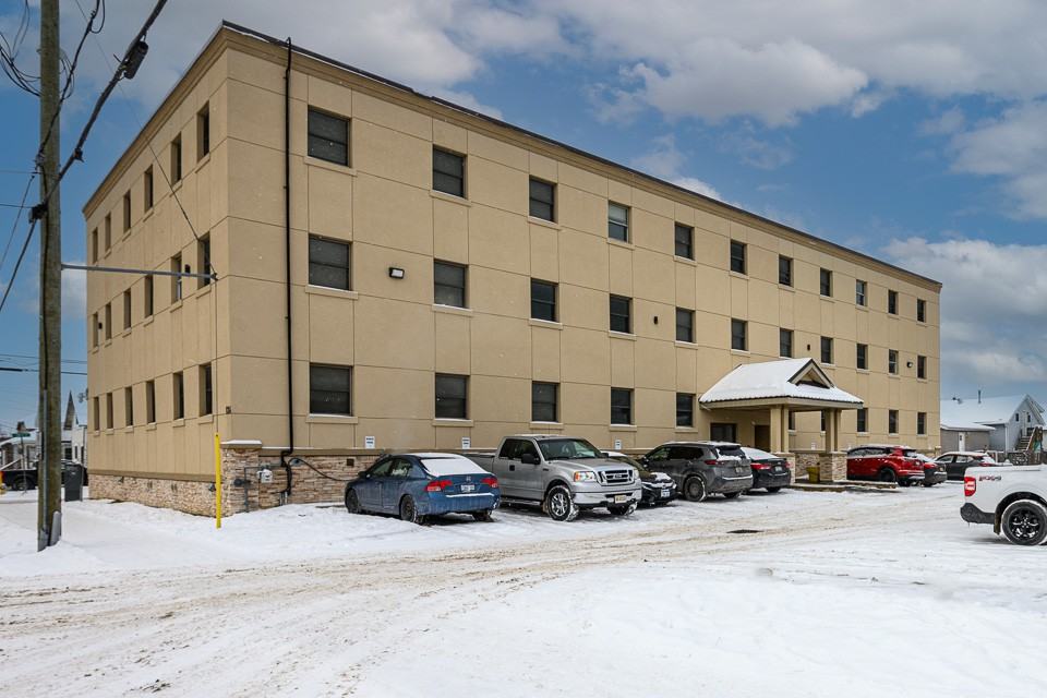 124 6th Ave, Timmins Apartments 124 6th Avenue 100, Timmins, ON P4N