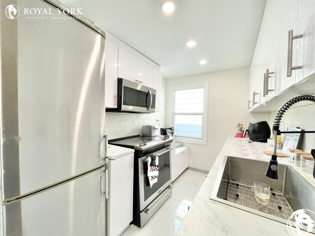 12 Nickel St #B - Photo 2 of 35