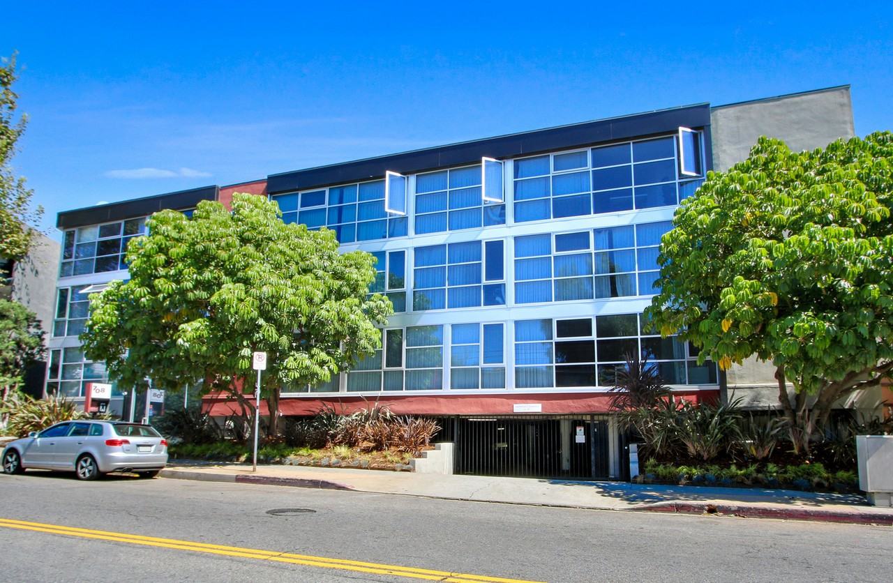 Barrington Avenue Apartment Homes Apartments 708 S Barrington Ave