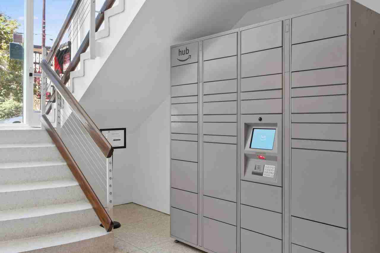 Barrington Avenue Apartment Homes - Photo 6 of 70