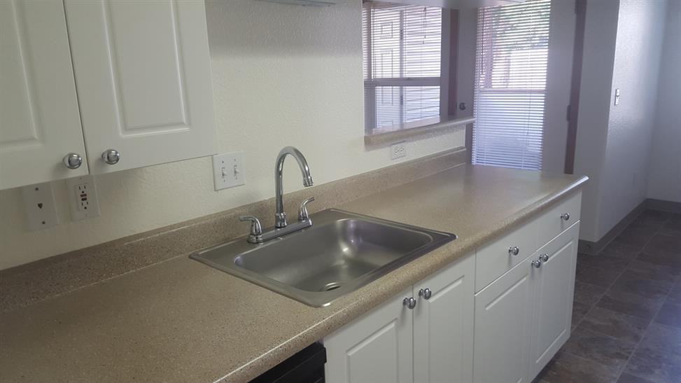 Creekside Villa Apartments - Photo 6 of 7