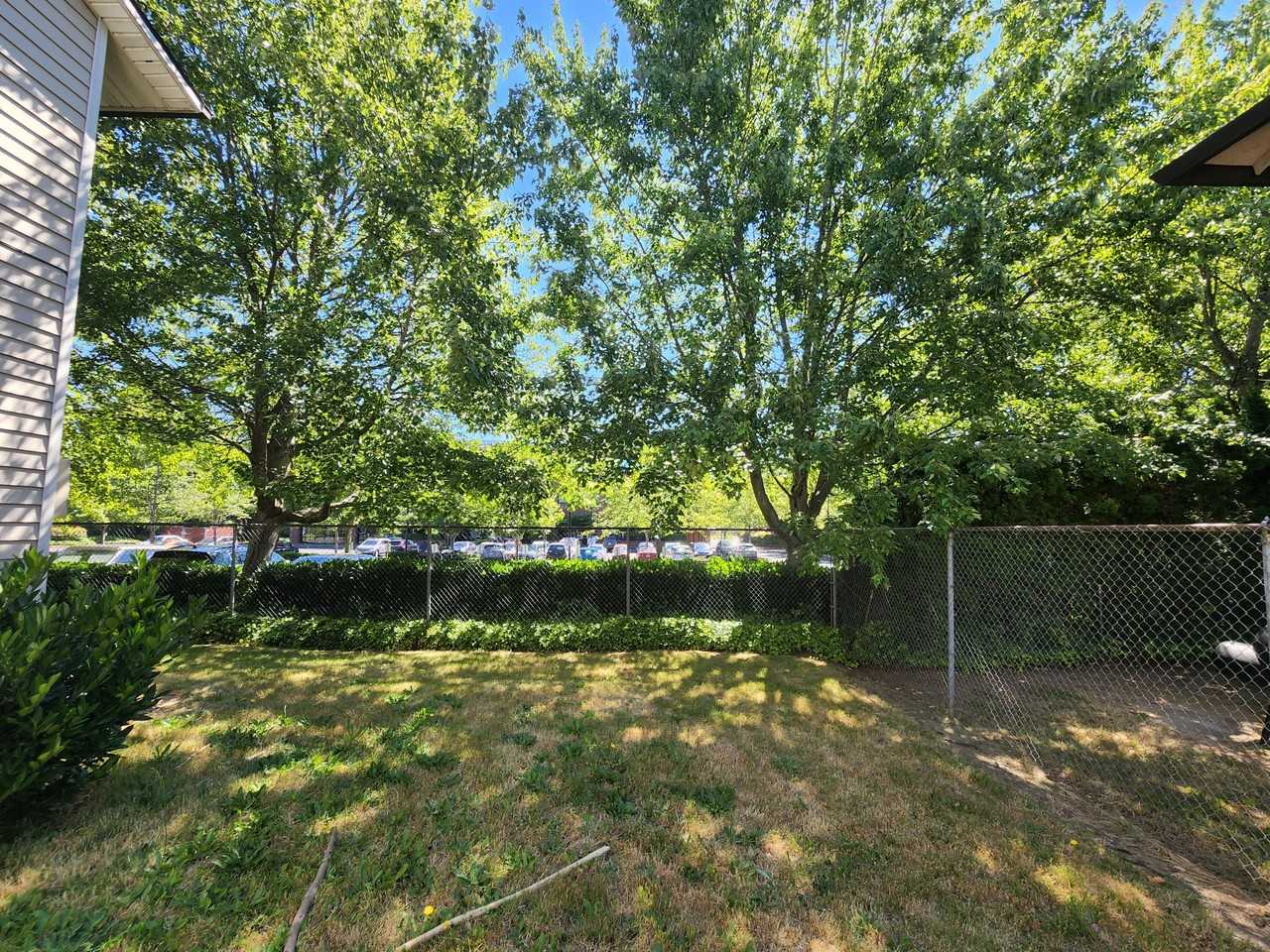 Emerald East Apartments - Photo 2 of 4