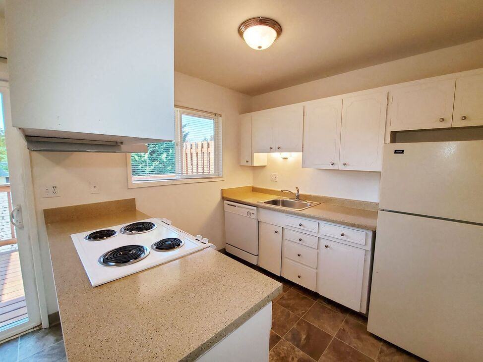 Kristin Apartments - Photo 4 of 16