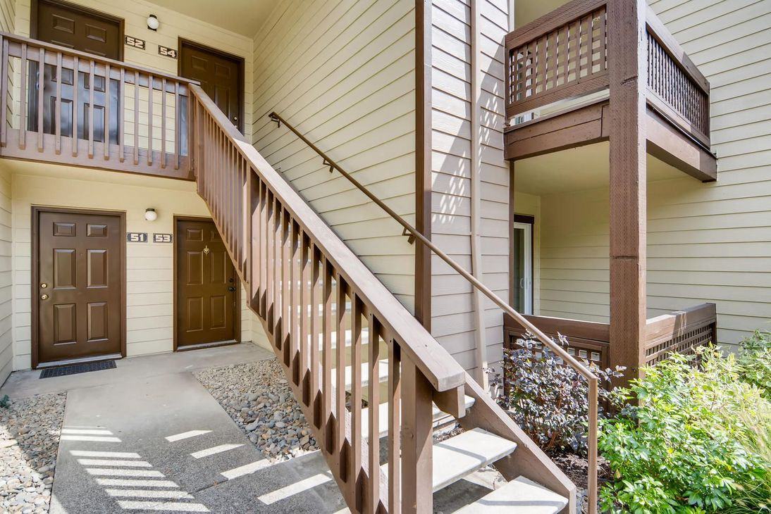 Stratford Apartments - Photo 5 of 34