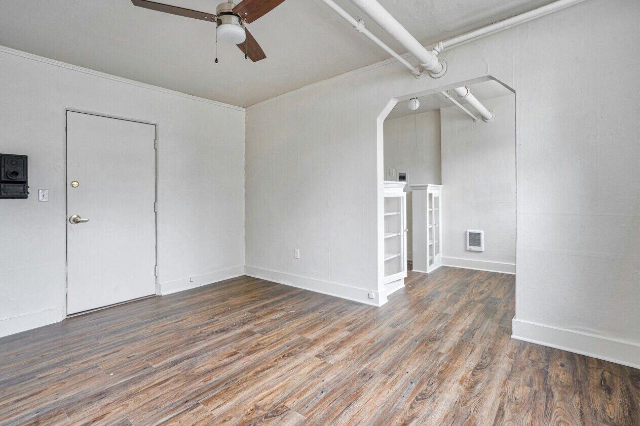 Warnell Apartments - Photo 2 of 20