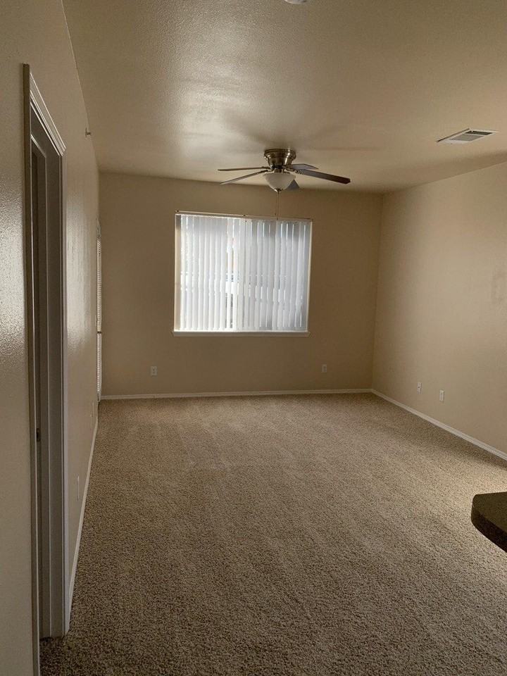 12801 Lafayette St - Photo 5 of 26