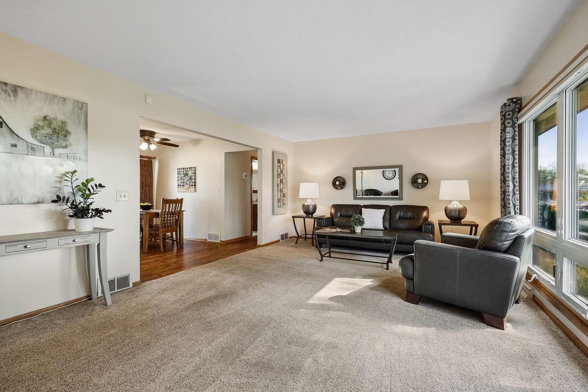 16933 Highway 65 Ne - Photo 3 of 26