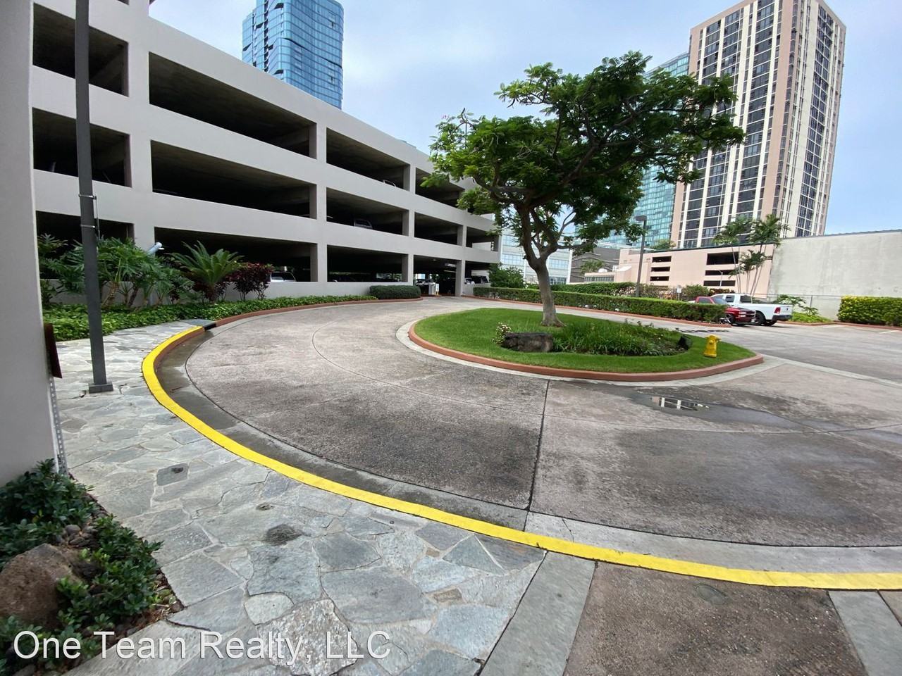 1133 Waimanu St #1408 - Photo 3 of 38