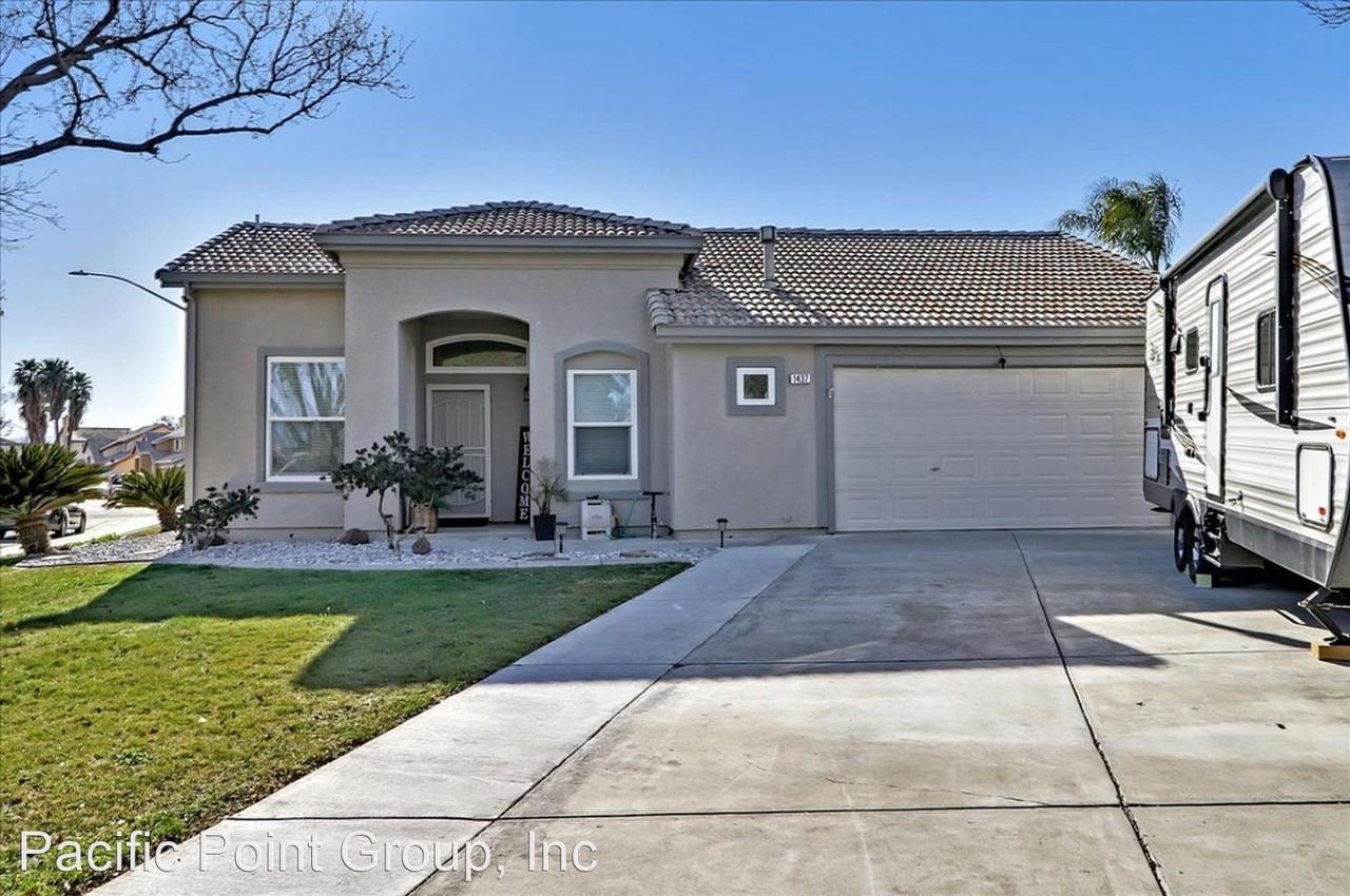 1437 Promenade Cir - Photo 2 of 30