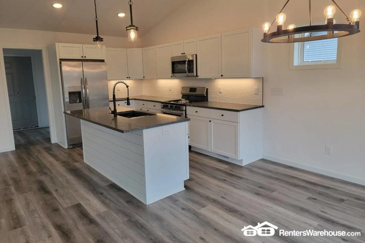 413 Bluebird Dr Nw - Photo 2 of 9