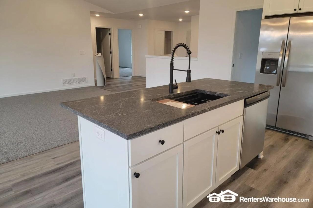 413 Bluebird Dr Nw - Photo 3 of 9