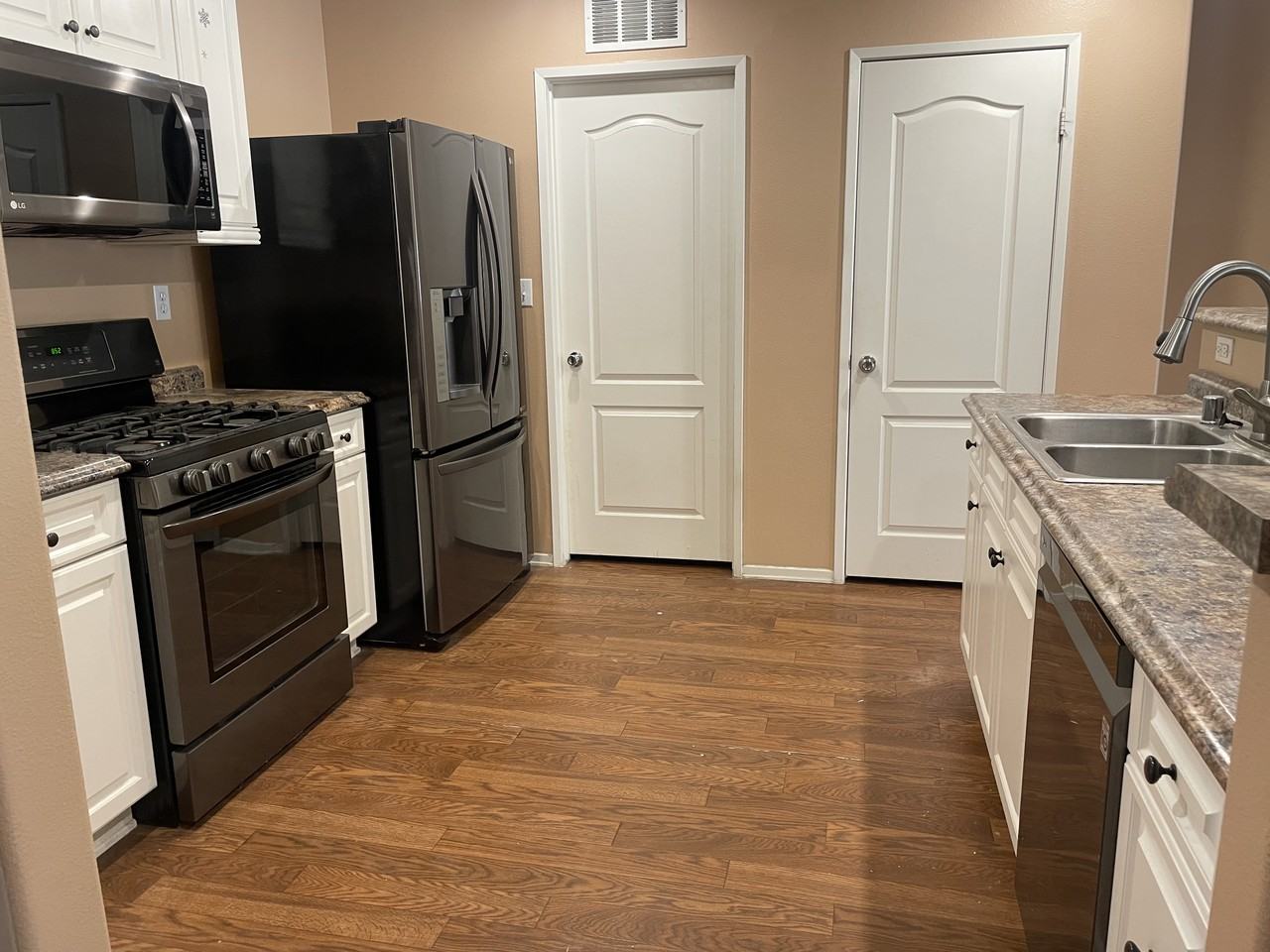 84083 Laguna Ln - Photo 3 of 11