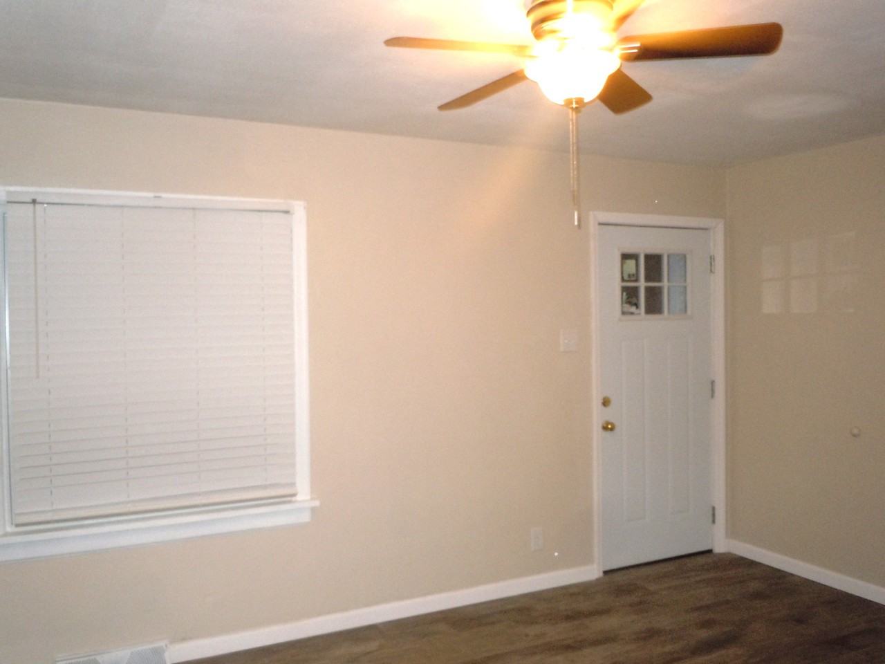 114 Greenfield Drive - Photo 3 of 10