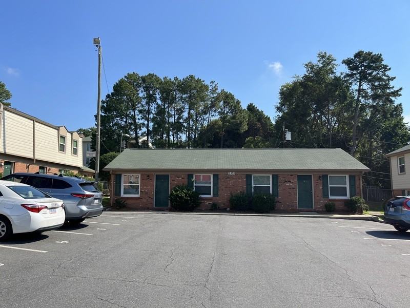 1357 Sharon Rd W - Photo 2 of 13