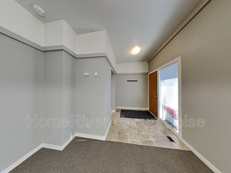 2688 W Grover Ct - Photo 2 of 12
