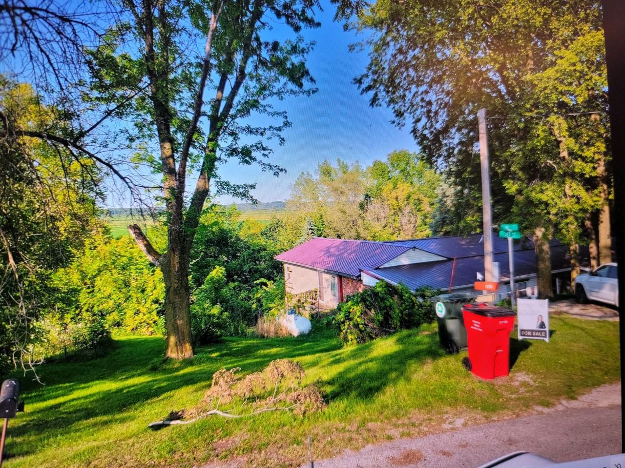 307 East St - Photo 3 of 25