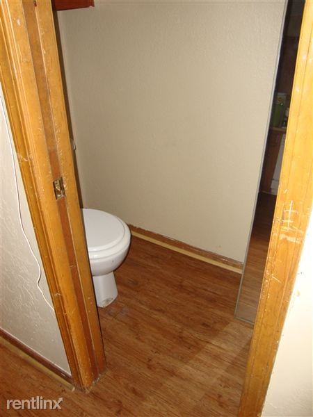 1415 N Rockwell Ave - Photo 3 of 11