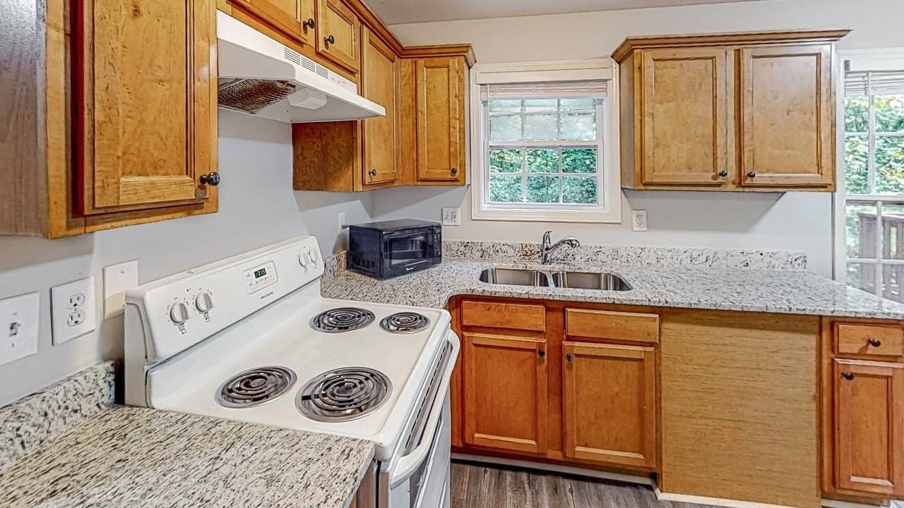 Alfred Road Northwest - Photo 4 of 12