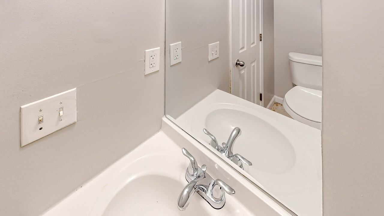 Alfred Road Northwest - Photo 6 of 12