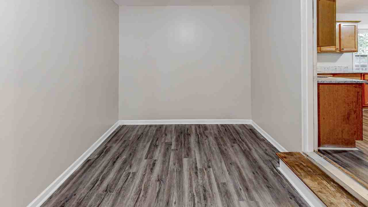 Alfred Road Northwest - Photo 5 of 12