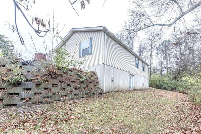 3105 Phils Dr - Photo 2 of 35