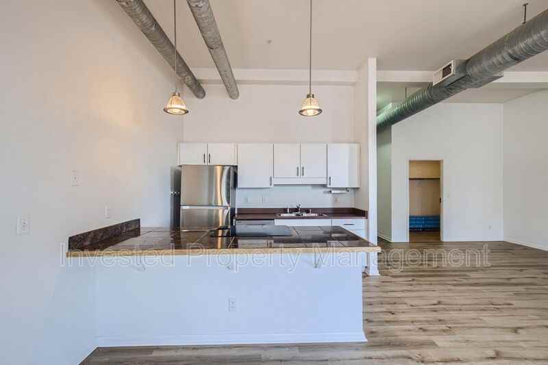 2501 15th St #3B - Photo 5 of 11