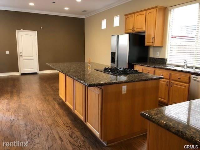 411 21st St - Photo 2 of 10