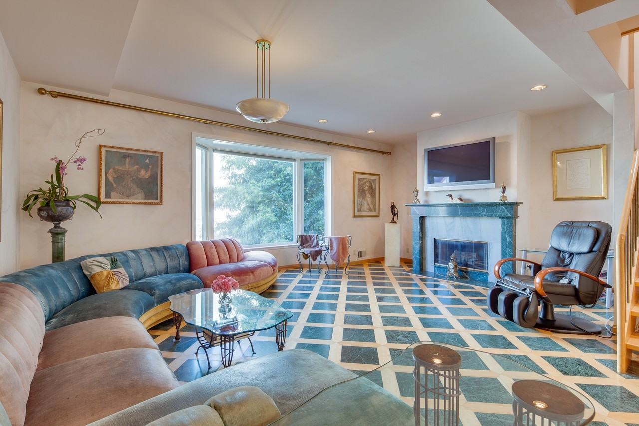 87 Cervantes Blvd - Photo 3 of 17