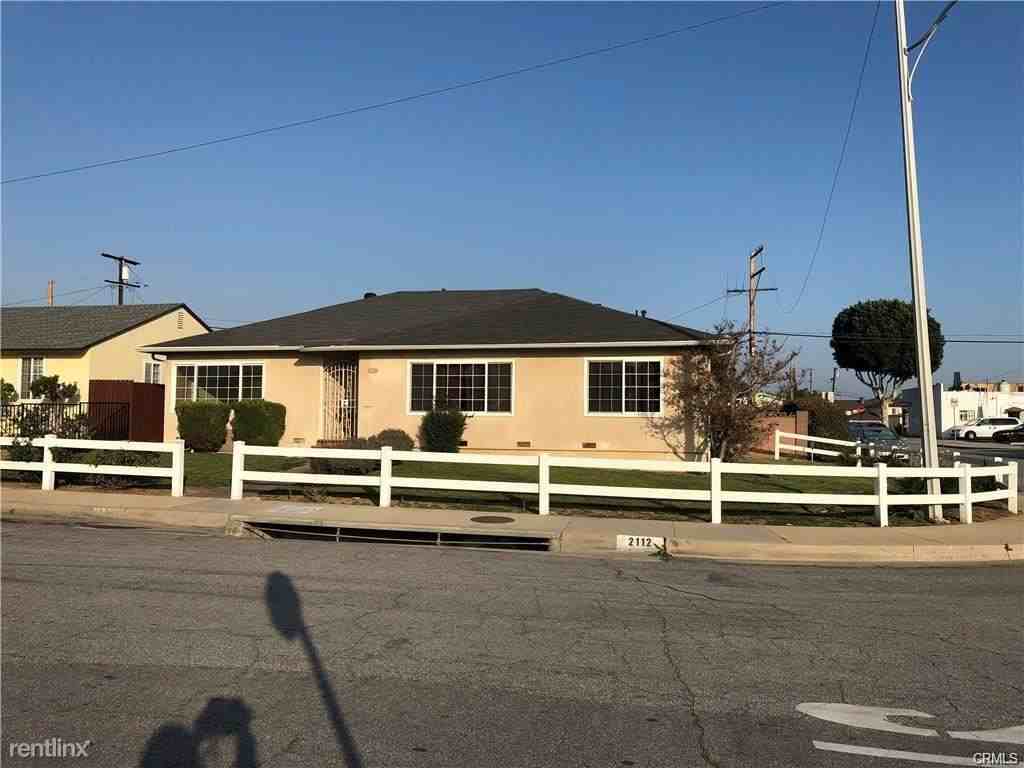 2112 S Isabella Ave - Photo 2 of 3