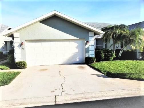 1749 Royal Cir - Photo 2 of 17