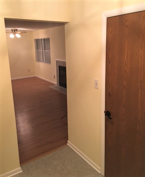 104 Greenwich Dr - Photo 3 of 12