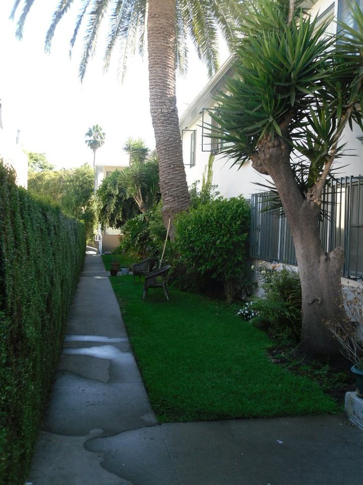 7260 Fountain Ave. - Photo 2 of 24