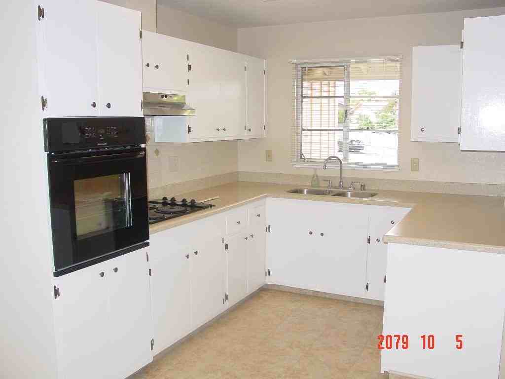 1410 Mount Stanley Way - Photo 3 of 7