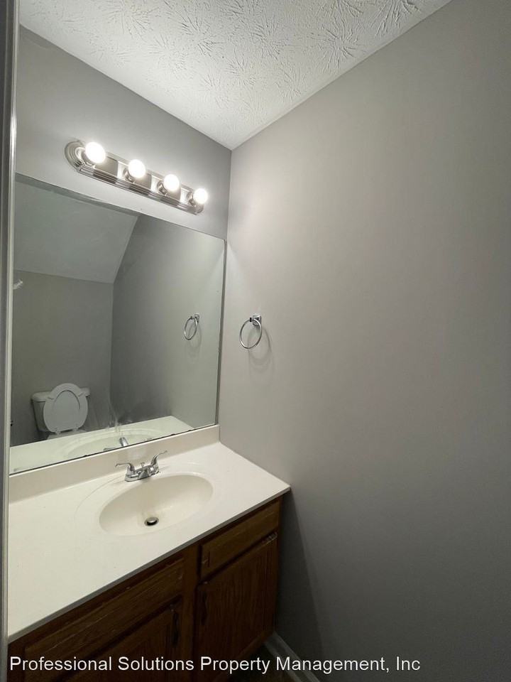 328/330 Colby Ridge Blvd. - Photo 2 of 5