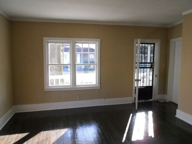 2809 E 45th St - Photo 3 of 7