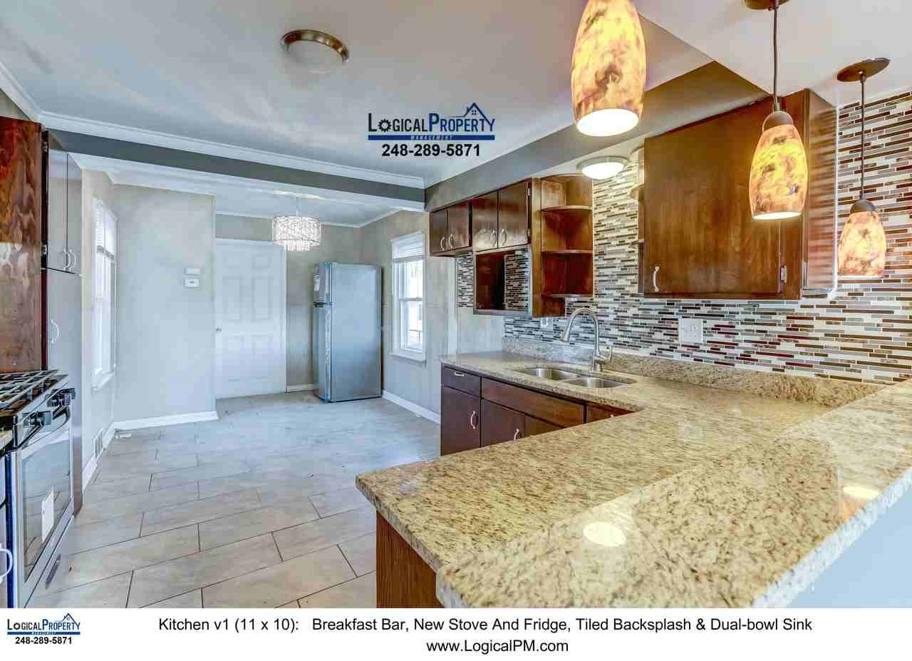 8649 Jewett Ave - Photo 3 of 18