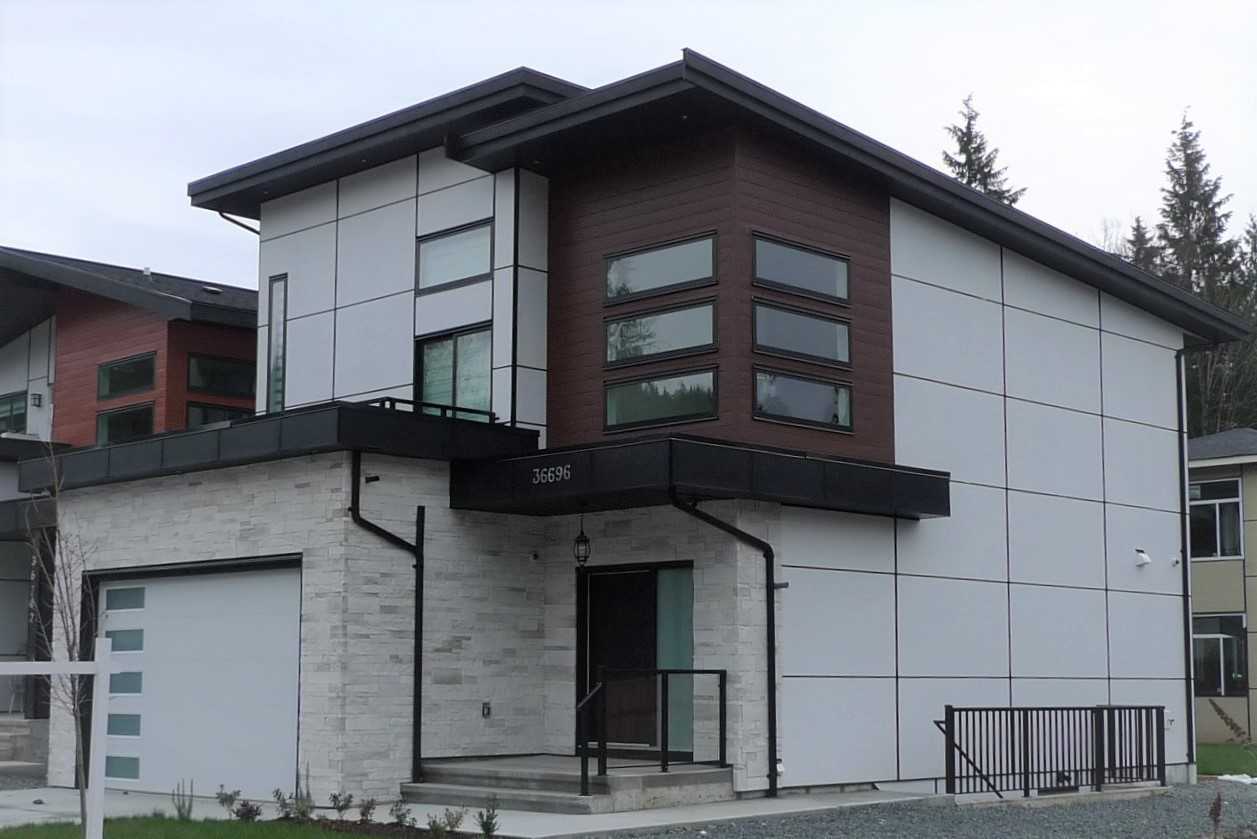 36696 Carl Creek Cres - Photo 2 of 20