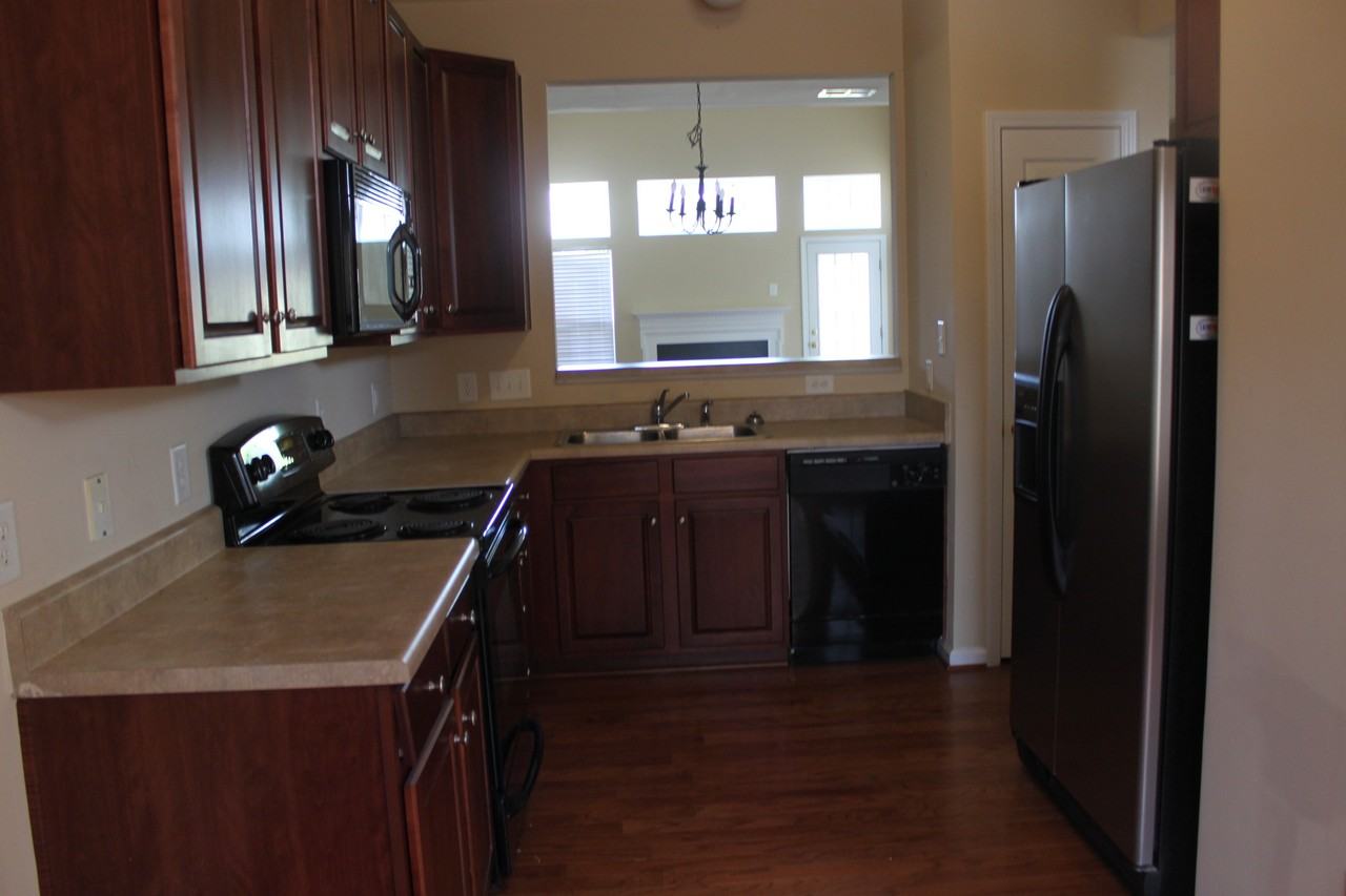 1422 Burrell Ave NW - Photo 3 of 6