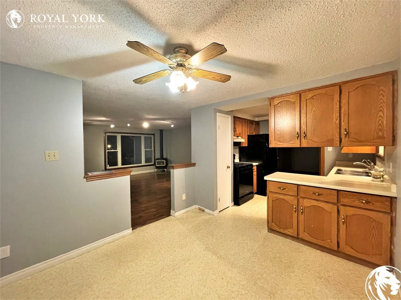 132 Princess St #1 - Photo 3 of 28