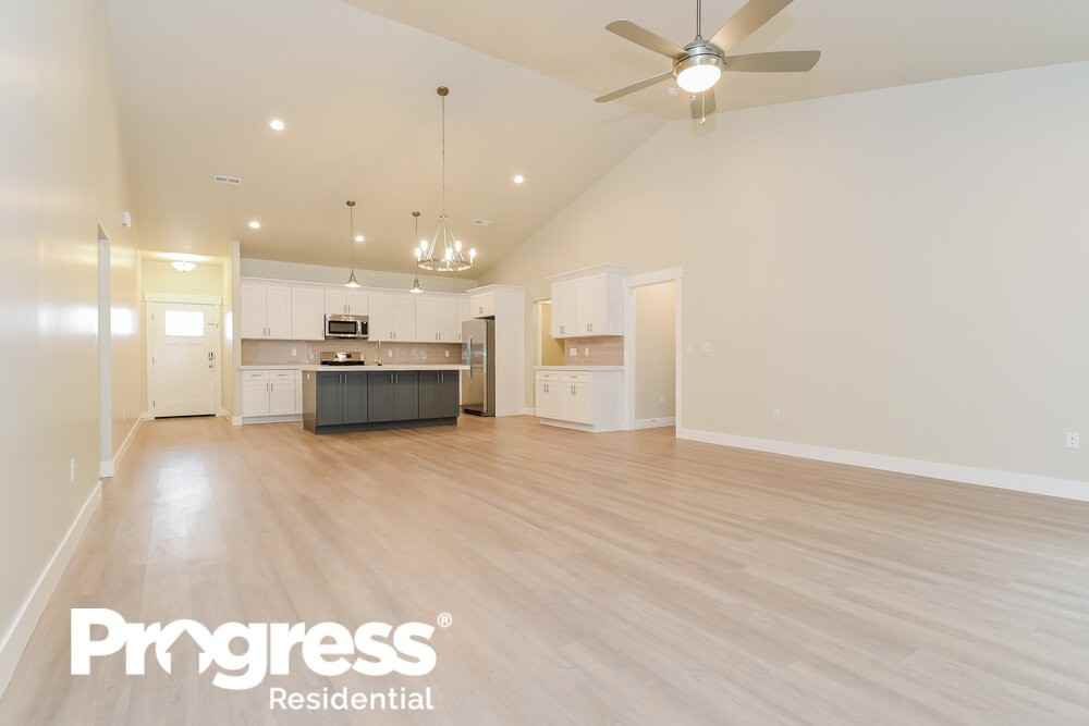3409 3409 W Sophie Lane - Photo 3 of 21