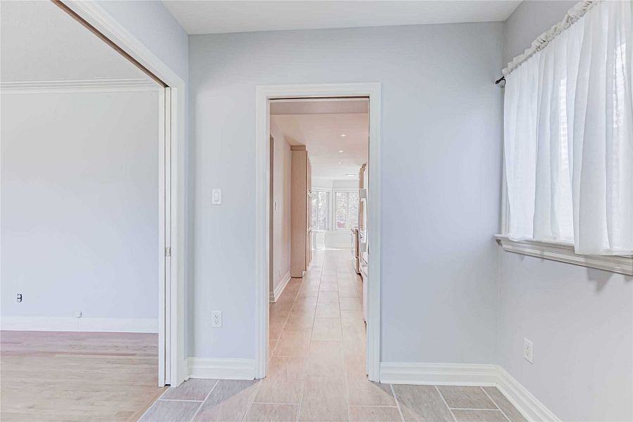 69 Scarborough Heights Boulevard - Photo 3 of 28