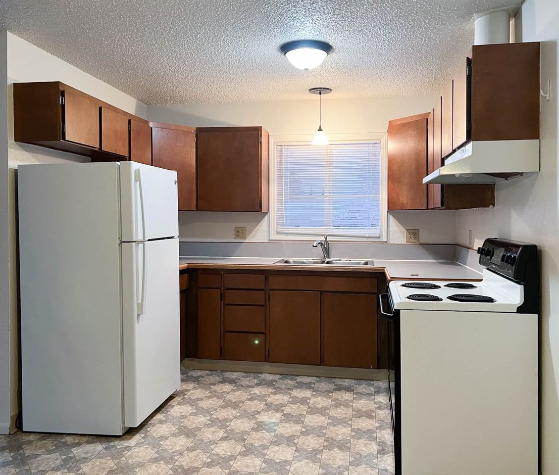 6342 E 16th Ave #4 - Photo 4 of 18