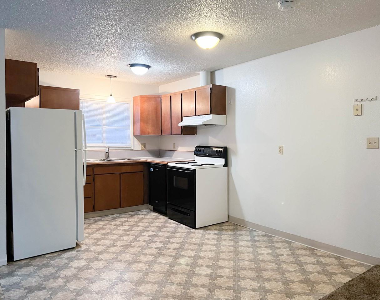 6342 E 16th Ave #4 - Photo 5 of 18