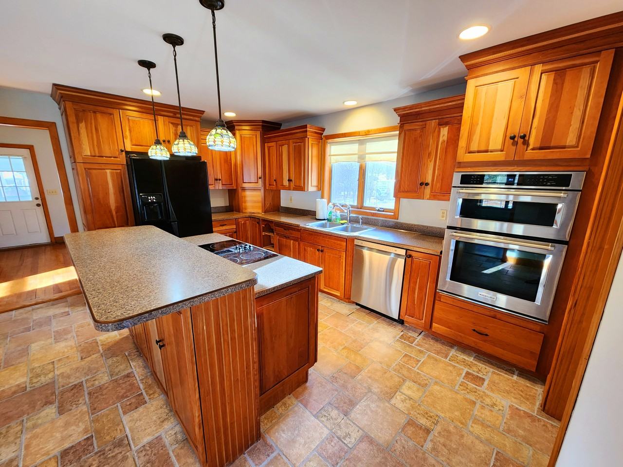 33 Harding St - Photo 3 of 35