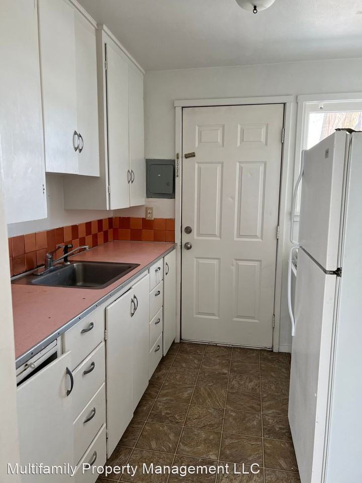 1431 - 1433 W Marina Dr - Photo 2 of 6