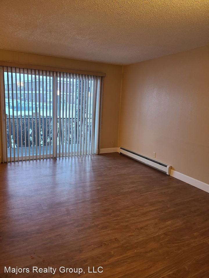 1050 Turner St #104 - Photo 2 of 12