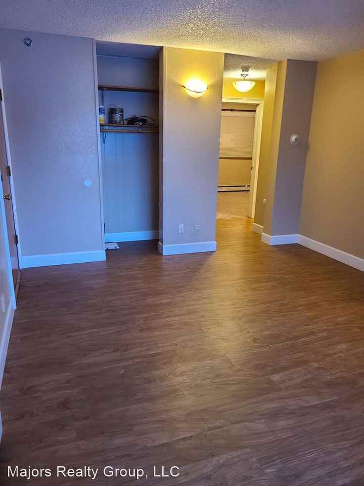 1050 Turner St #104 - Photo 3 of 12