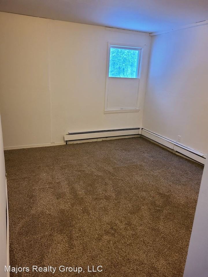 3045 3045 Irna Crt - Photo 2 of 4