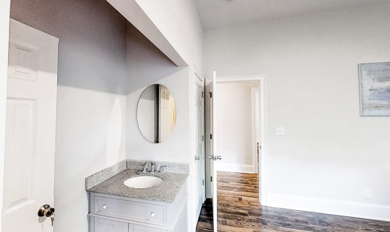 Moreland Ave Se - Photo 5 of 10