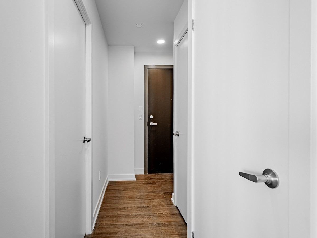 492 Eglinton Avenue East